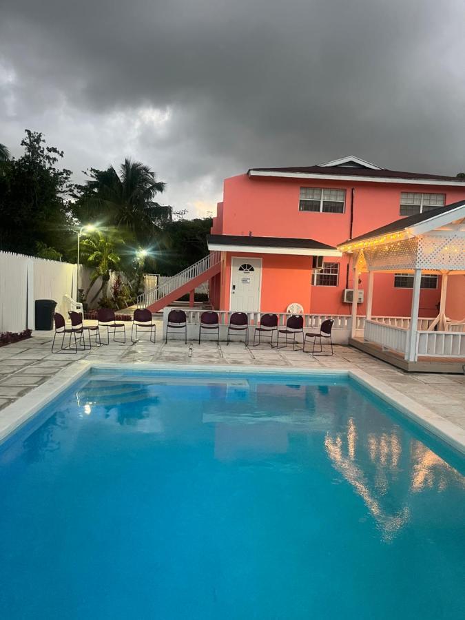 Апартаменты Tropical Hideaway Нассау Экстерьер фото